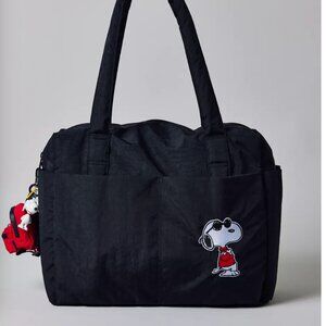 BAGGU UO URBAN OUTFITTERS JOE COOL PEANUTS EMBROIDERED SMALL CLOUD CARRY-ON BAG